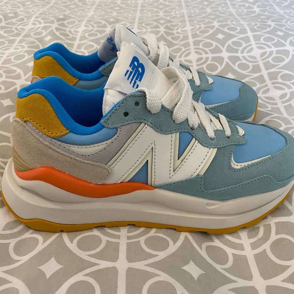 New Balance Women’s 57/40 in Oyster/Pink/Blue
